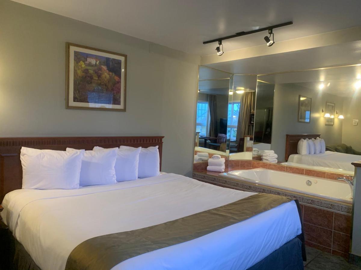 Hotel And Suites Les Laurentides サン・ソヴェ－ル・デ・モン エクステリア 写真