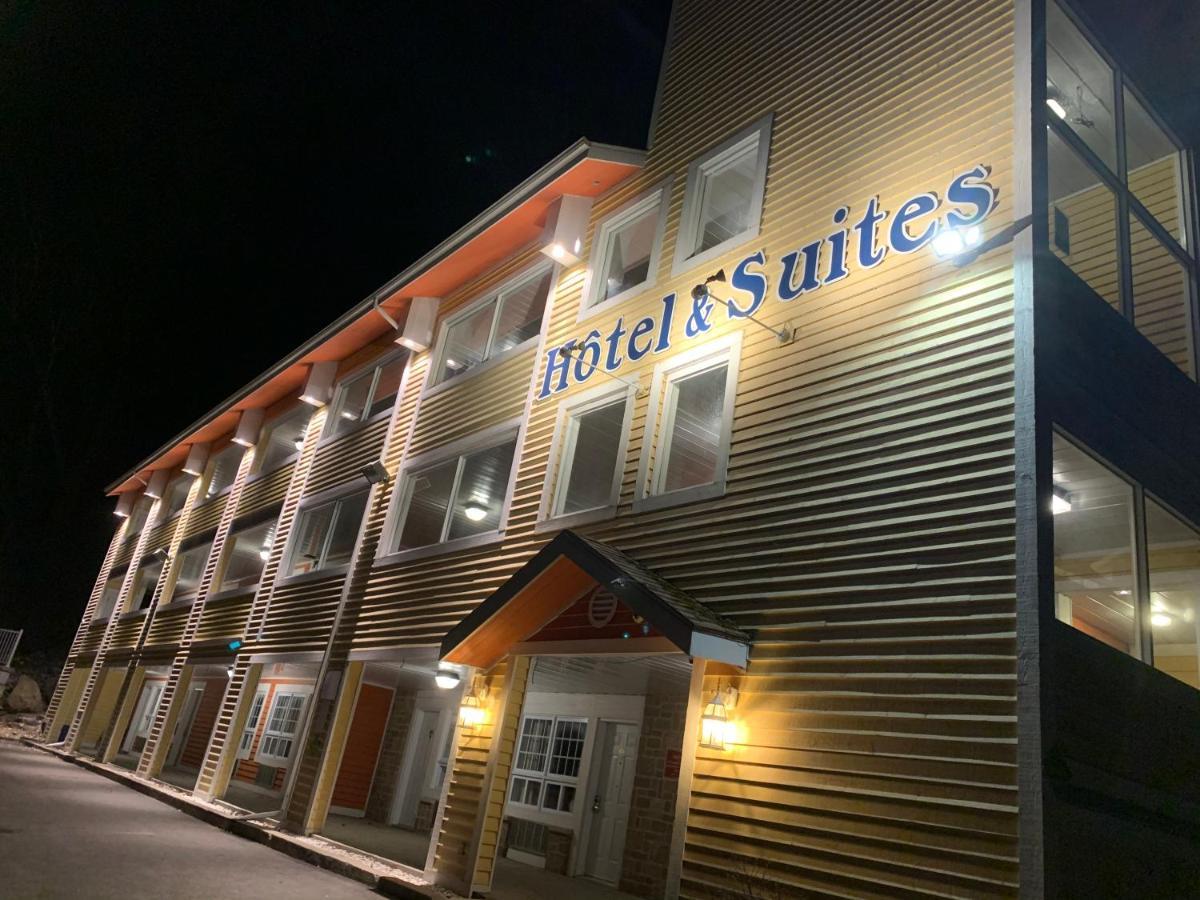 Hotel And Suites Les Laurentides サン・ソヴェ－ル・デ・モン エクステリア 写真