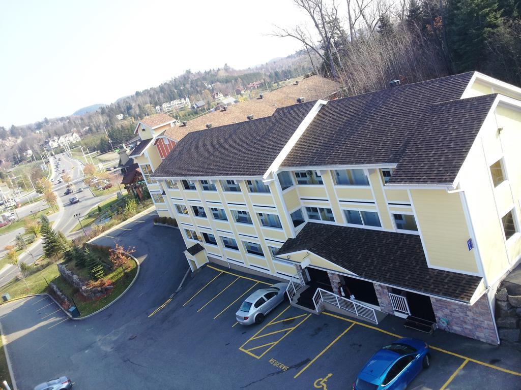 Hotel And Suites Les Laurentides サン・ソヴェ－ル・デ・モン エクステリア 写真